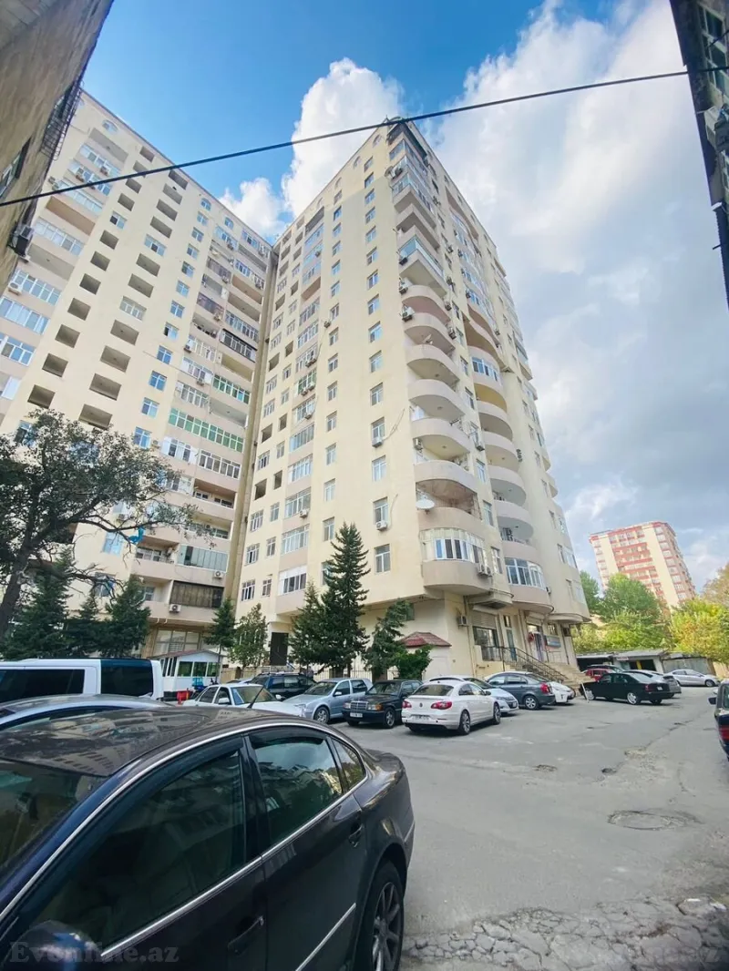 Satılır 3 otaqlı Mənzil Yeni tikili 140 m² İnşaatçılar m.