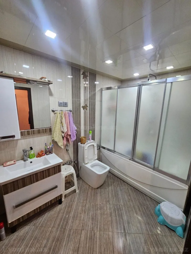 Satılır 2 otaqlı Mənzil Yeni tikili 105 m² Neftçilər m. - şəkil 12
