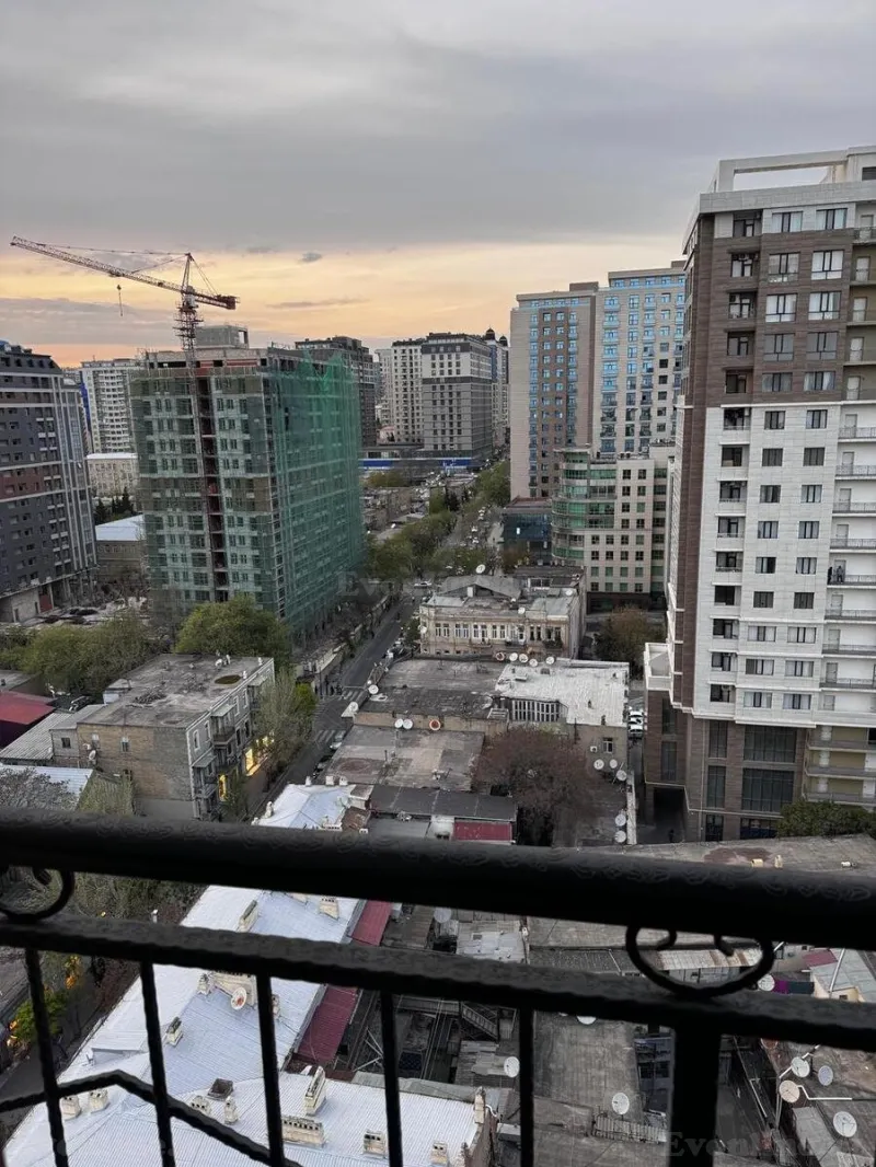 Satılır 3 otaqlı Mənzil Yeni tikili 100 m² 28 May m. - şəkil 9
