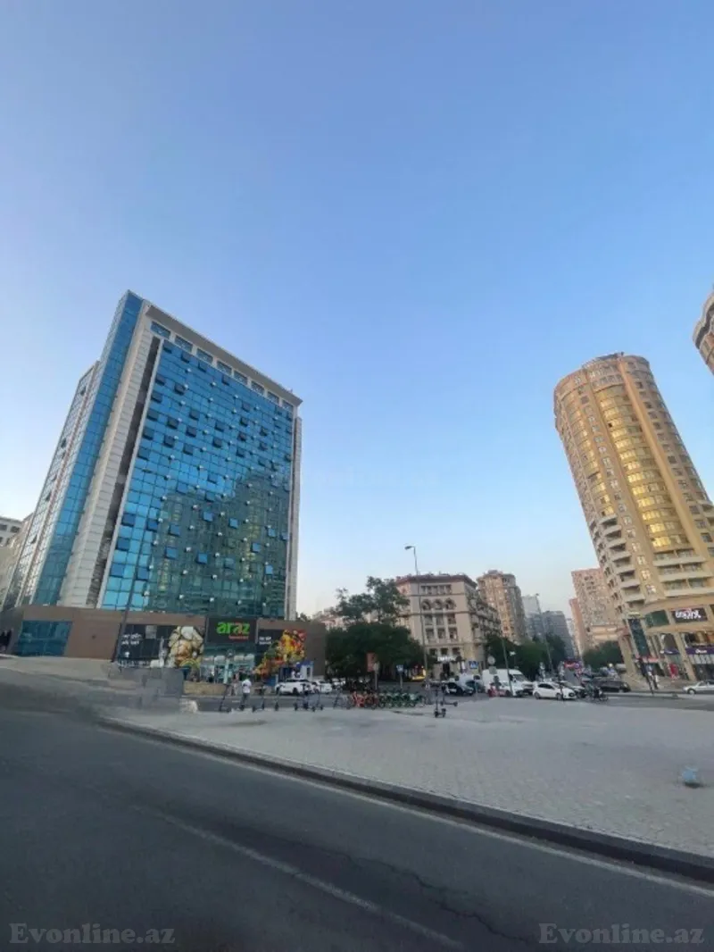 3 otaqlı Mənzil 77 m² Nizami m. Satılır