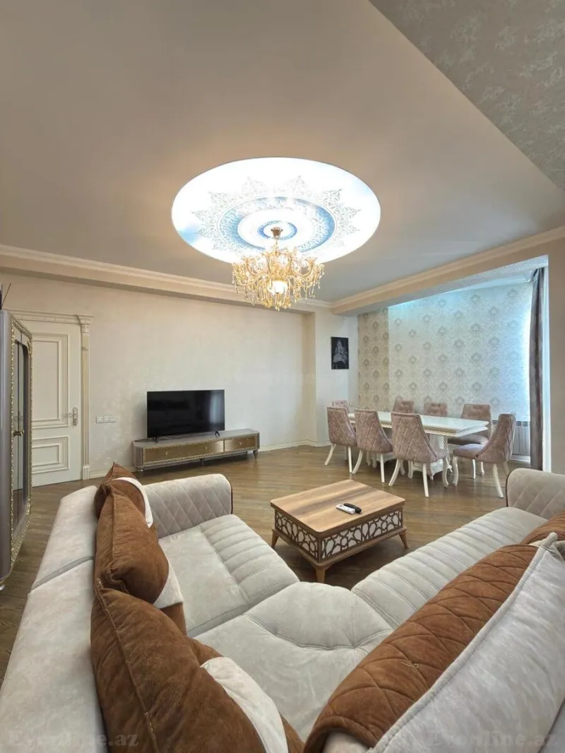 3 otaqlı Mənzil 130 m² Nəriman Nərimanov m. Kirayə verilir