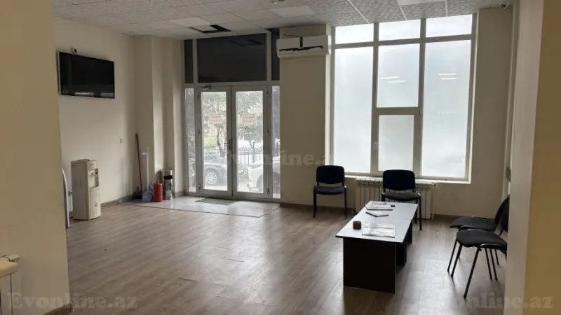 3 otaqlı Ofis 182 m² Badamdar Satılır