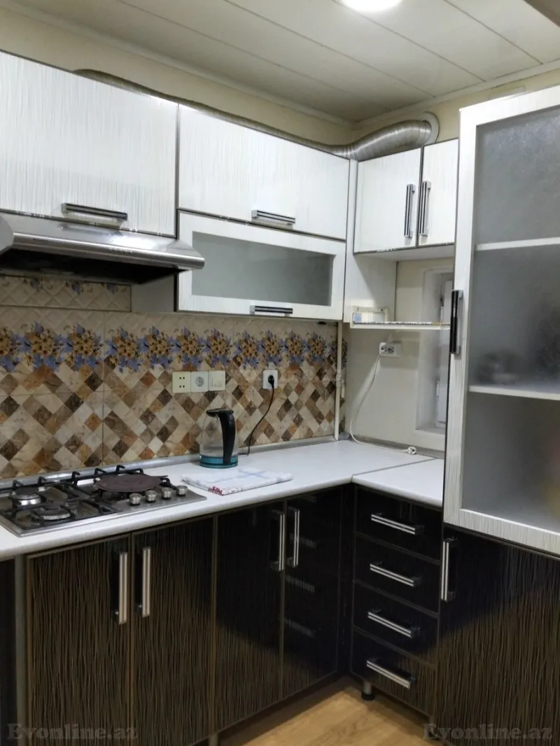 Kirayə verilir 2 otaqlı Mənzil Köhnə tikili 60 m² Səbail r. - şəkil 2