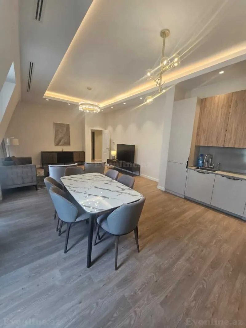 3 otaqlı Mənzil 100 m² Xətai r. Kirayə verilir