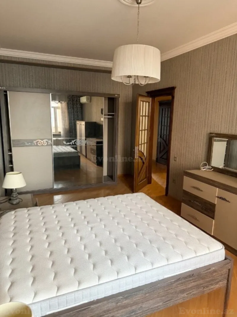 Satılır 4 otaqlı Mənzil Yeni tikili 169 m² Xalqlar Dostluğu m. - şəkil 3