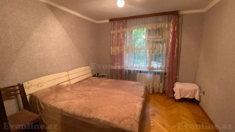 Satılır 2 otaqlı Mənzil Köhnə tikili 60 m² Nəsimi r. - şəkil 2