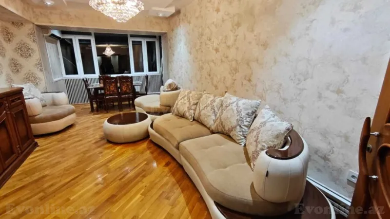 3 otaqlı Mənzil 92 m² Elmlər Akademiyası m. Kirayə verilir