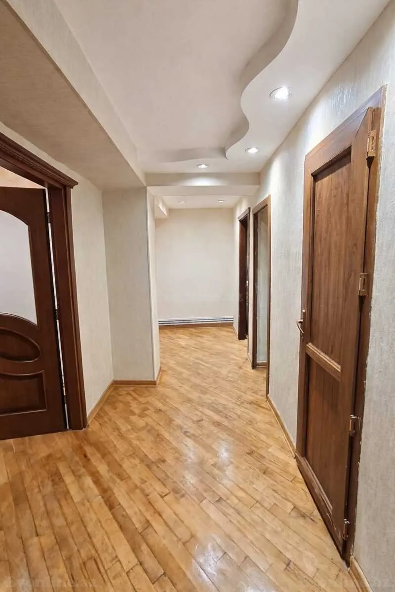 Kirayə verilir 3 otaqlı Mənzil Köhnə tikili 92 m² Elmlər Akademiyası m. - şəkil 5