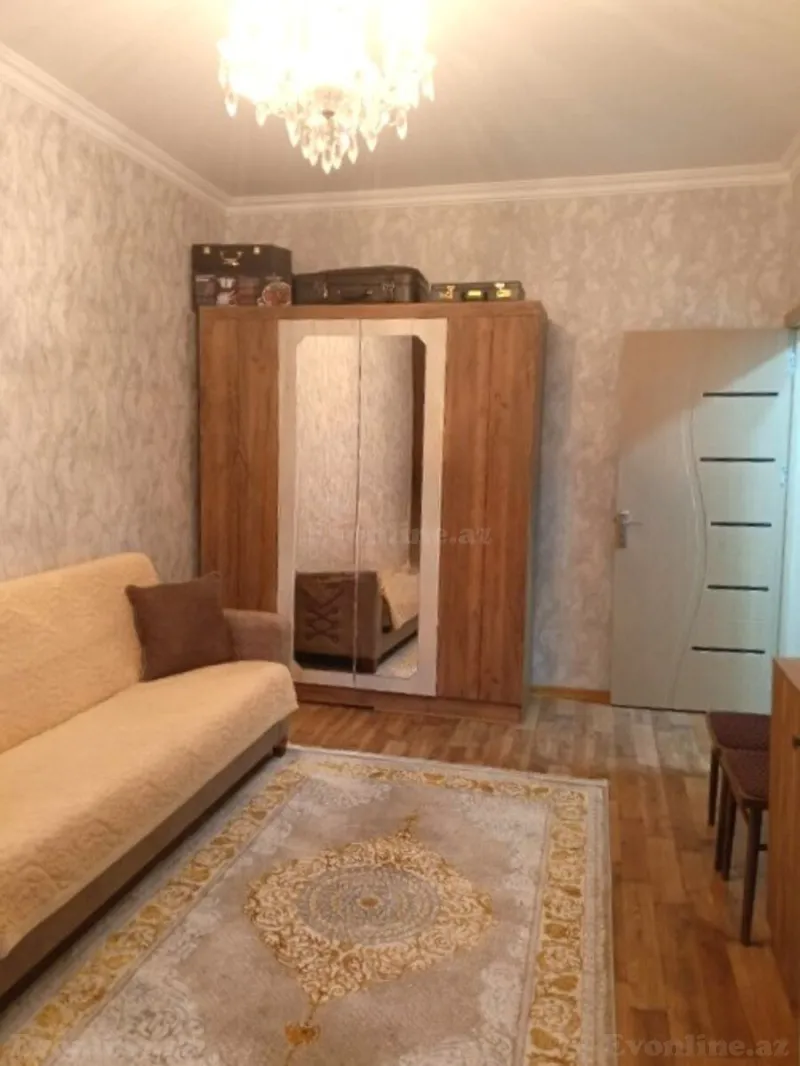 Satılır 2 otaqlı Mənzil Köhnə tikili 45 m² Yasamal r. - şəkil 2