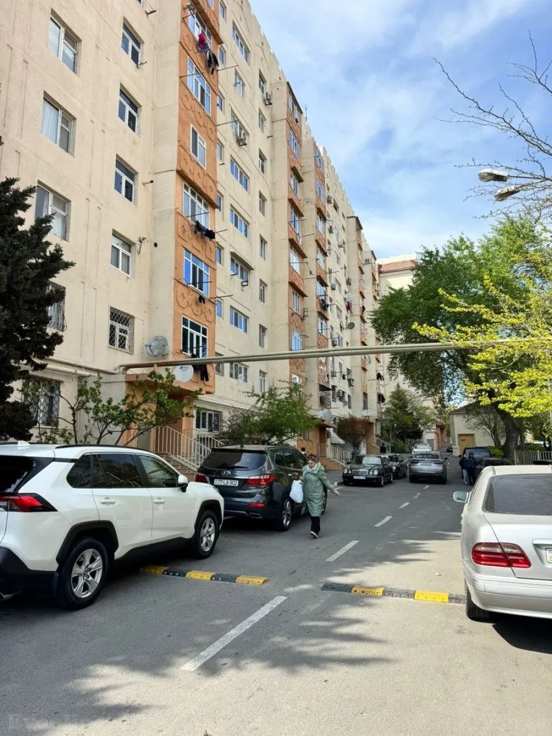 3 otaqlı Mənzil 95 m² 6-cı mikrorayon Satılır