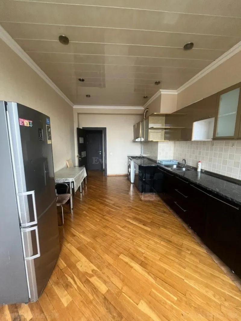 Kirayə verilir 3 otaqlı Mənzil Yeni tikili 140 m² 8 Noyabr m. - şəkil 4
