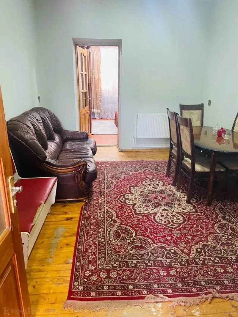 2 otaqlı Mənzil 45 m² 28 May m. Kirayə verilir