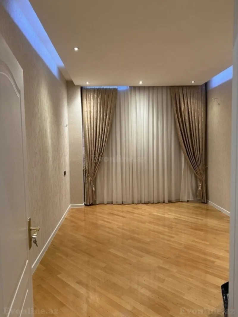 Satılır 3 otaqlı Mənzil Yeni tikili 140 m² Elmlər Akademiyası m.