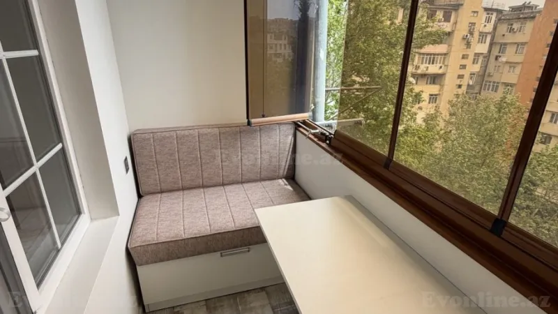 Satılır 2 otaqlı Mənzil Köhnə tikili 65 m² 9-cu mikrorayon
