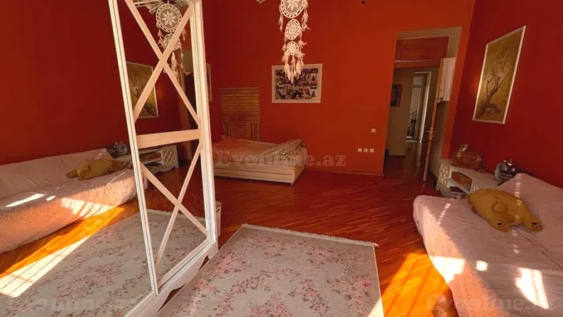 Satılır 5 otaqlı Mənzil Köhnə tikili 210 m² Səbail r. - şəkil 16