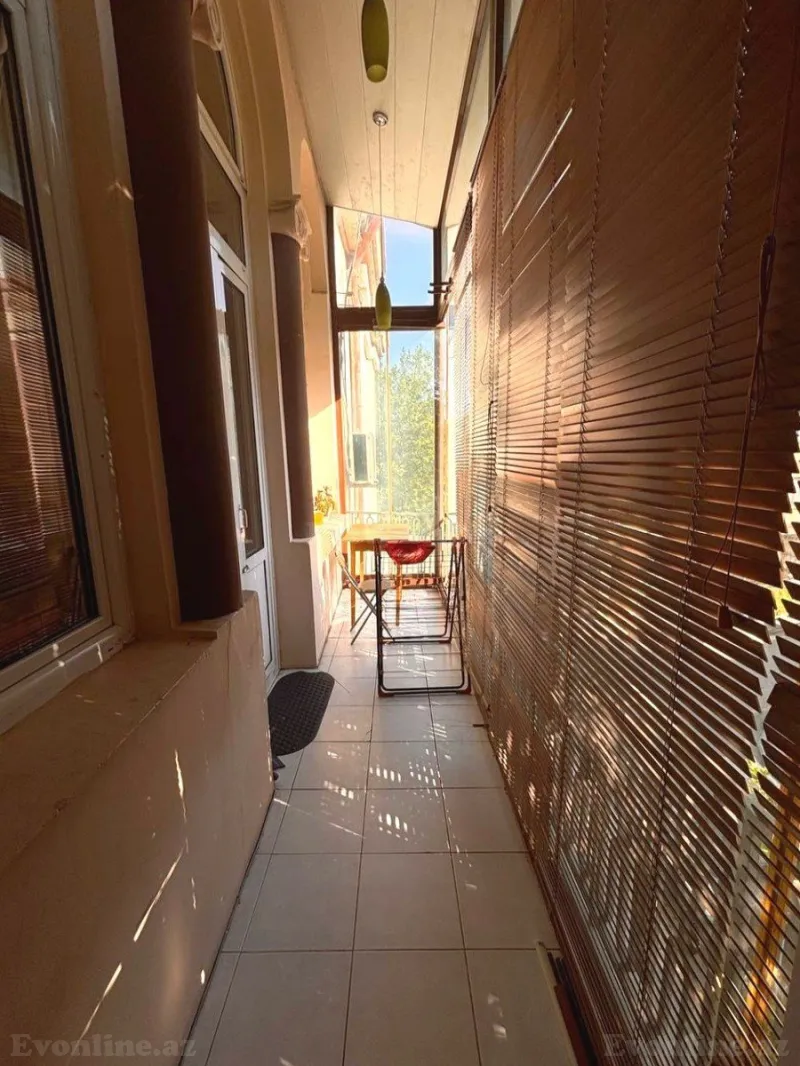 Satılır 5 otaqlı Mənzil Köhnə tikili 210 m² Səbail r. - şəkil 18