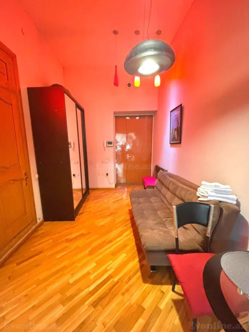 Satılır 5 otaqlı Mənzil Köhnə tikili 210 m² Səbail r. - şəkil 23