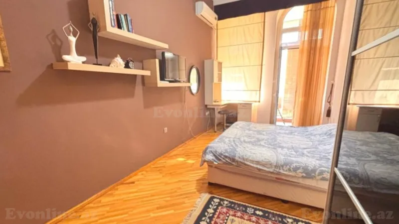 Satılır 5 otaqlı Mənzil Köhnə tikili 210 m² Səbail r. - şəkil 28
