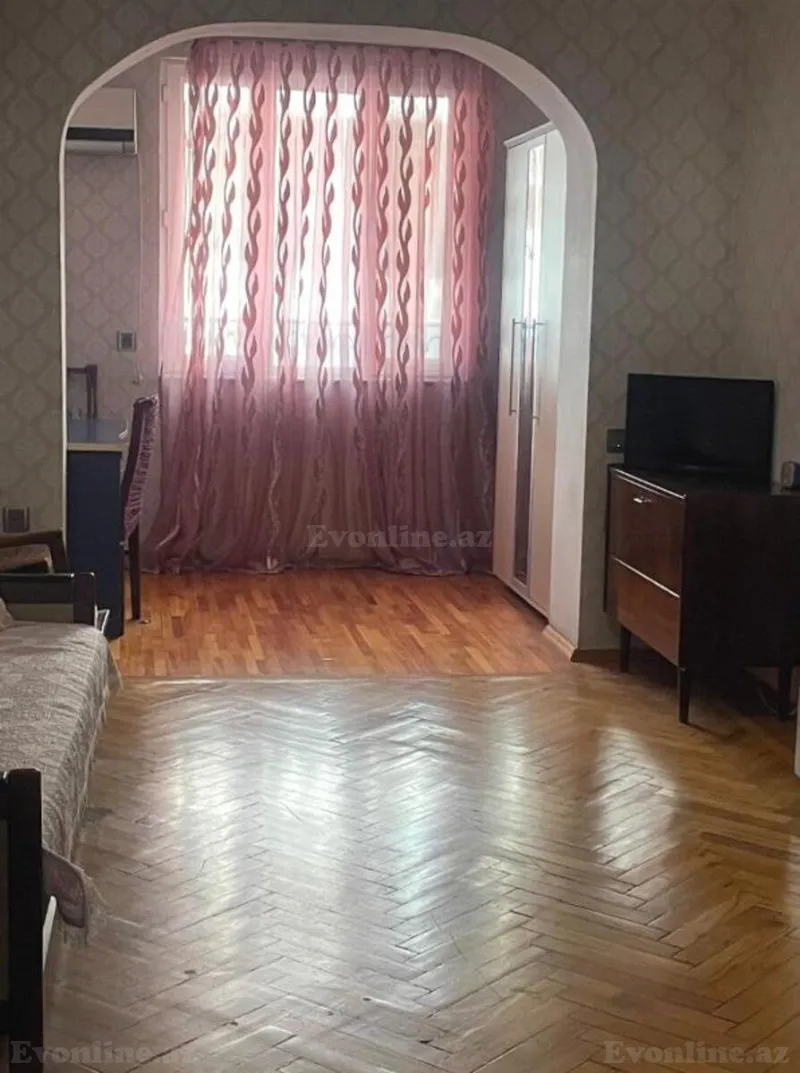 Satılır 2 otaqlı Mənzil Köhnə tikili 45 m² Nizami m. - şəkil 2