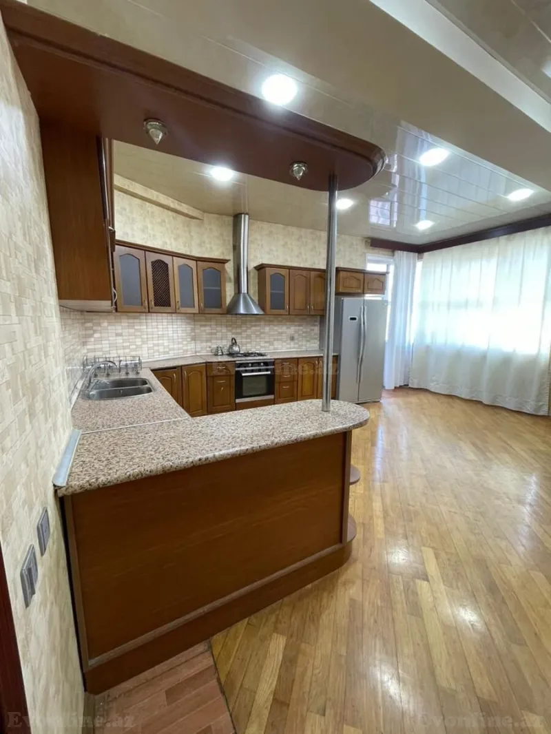 Kirayə verilir Ofis 250 m² Nəsimi r. - şəkil 6
