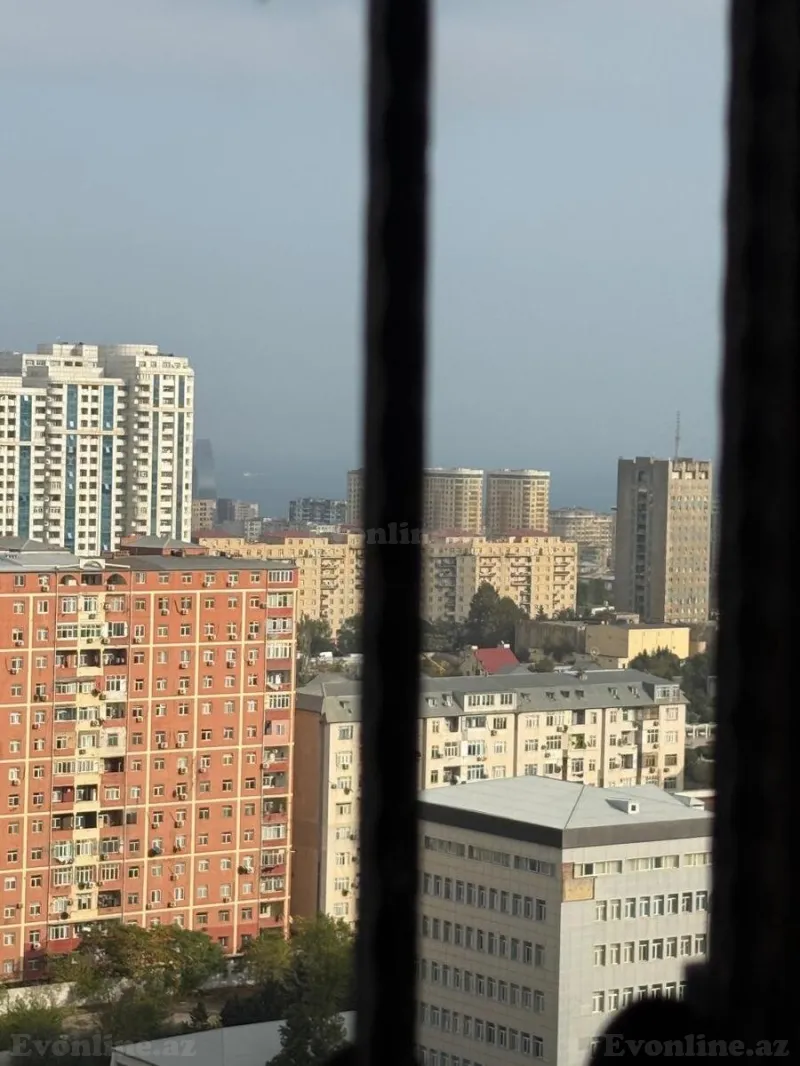 Kirayə verilir 3 otaqlı Mənzil Yeni tikili 150 m² İnşaatçılar m.