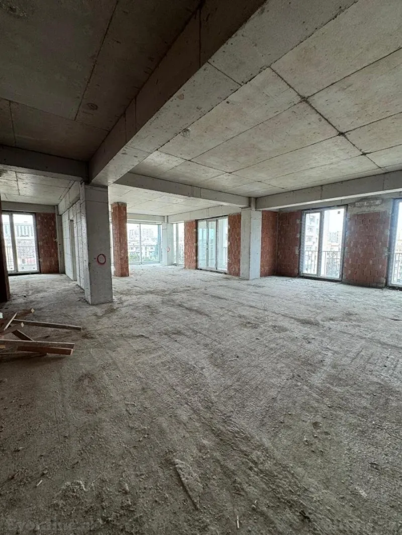 Satılır 4 otaqlı Mənzil Yeni tikili 160 m² Elmlər Akademiyası m. - şəkil 2