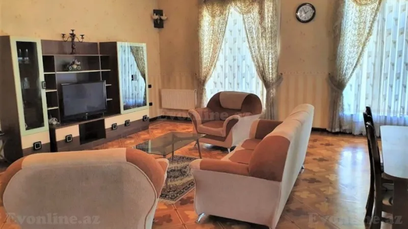 4 otaqlı Mənzil 200 m² Nizami m. Kirayə verilir