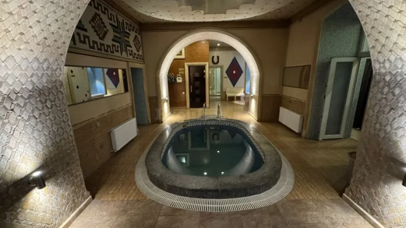Obyekt 230 m² Nizami m. Satılır