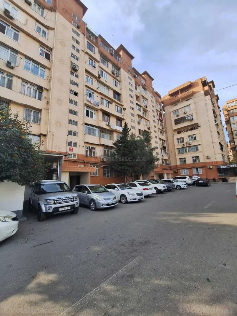 Satılır 3 otaqlı Mənzil Köhnə tikili 85 m² 8-ci mikrorayon