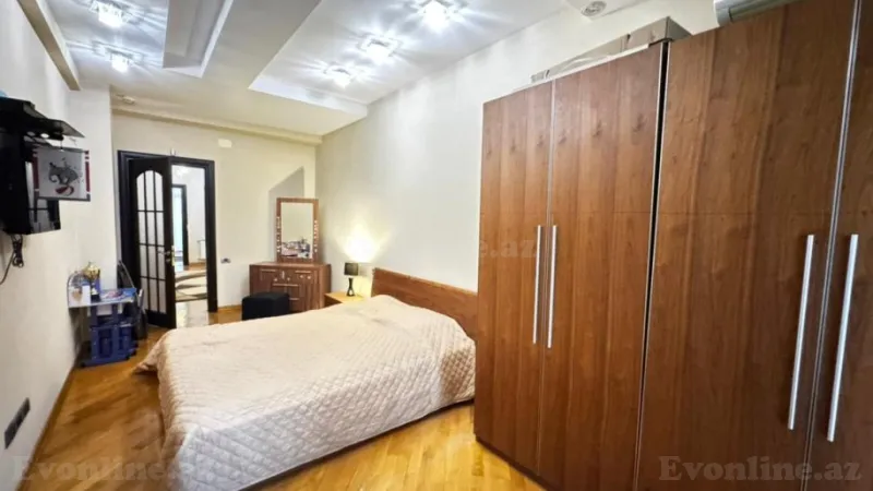 Kirayə verilir 3 otaqlı Mənzil Yeni tikili 135 m² 28 May m. - şəkil 8