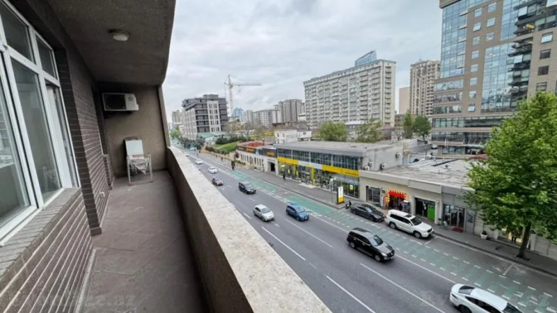 Kirayə verilir 3 otaqlı Mənzil Yeni tikili 135 m² 28 May m. - şəkil 10