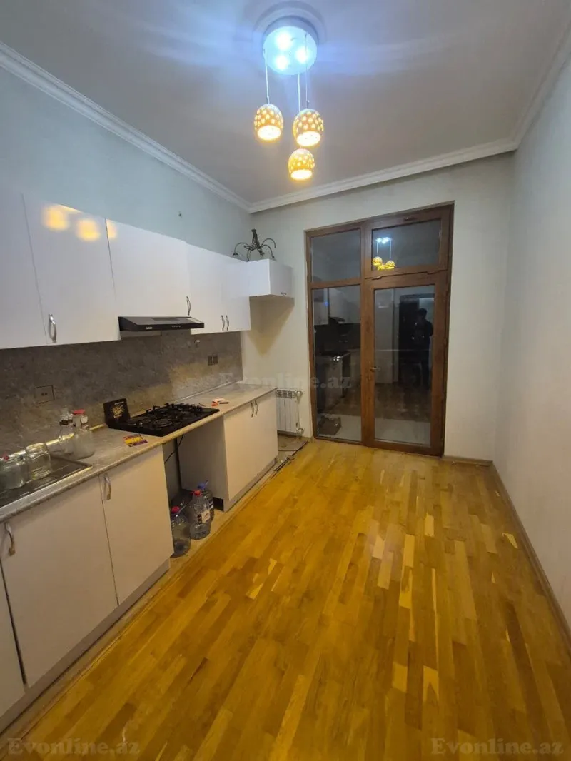 Kirayə verilir 2 otaqlı Mənzil Yeni tikili 70 m² Neftçilər m.