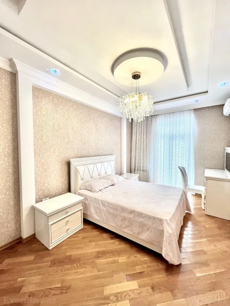 Satılır 3 otaqlı Mənzil Köhnə tikili 105 m² Nəsimi r. - şəkil 6