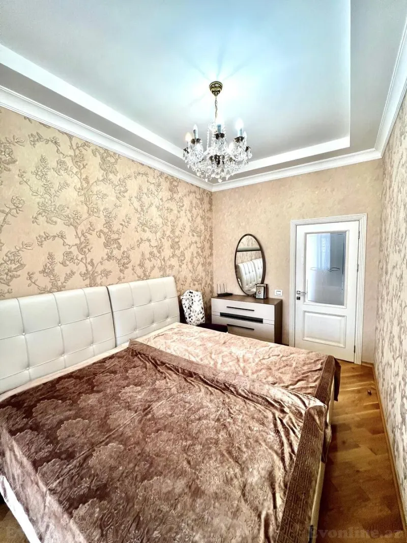 Satılır 3 otaqlı Mənzil Köhnə tikili 105 m² Nəsimi r. - şəkil 9