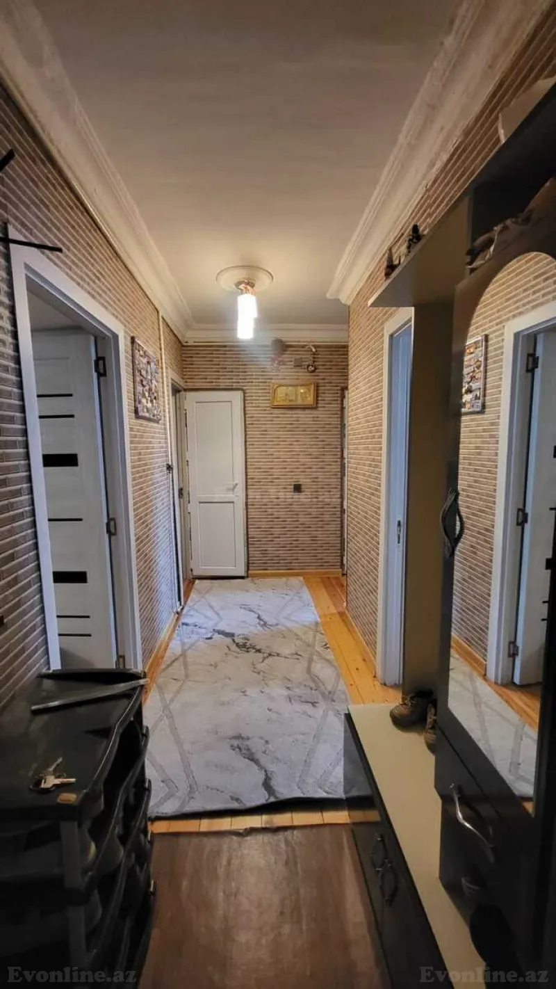 Satılır 4 otaqlı Mənzil Köhnə tikili 74 m² Gəncə - şəkil 3