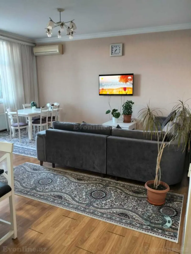 Satılır 3 otaqlı Mənzil Köhnə tikili 80 m² Qara Qarayev m.