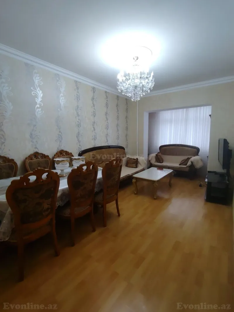 Satılır 3 otaqlı Mənzil Köhnə tikili 80 m² 8-ci mikrorayon