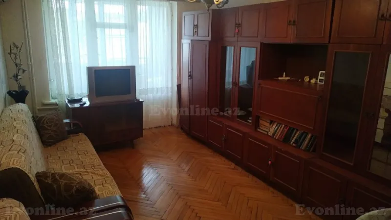 Satılır 2 otaqlı Mənzil Köhnə tikili 45 m² 8-ci kilometr
