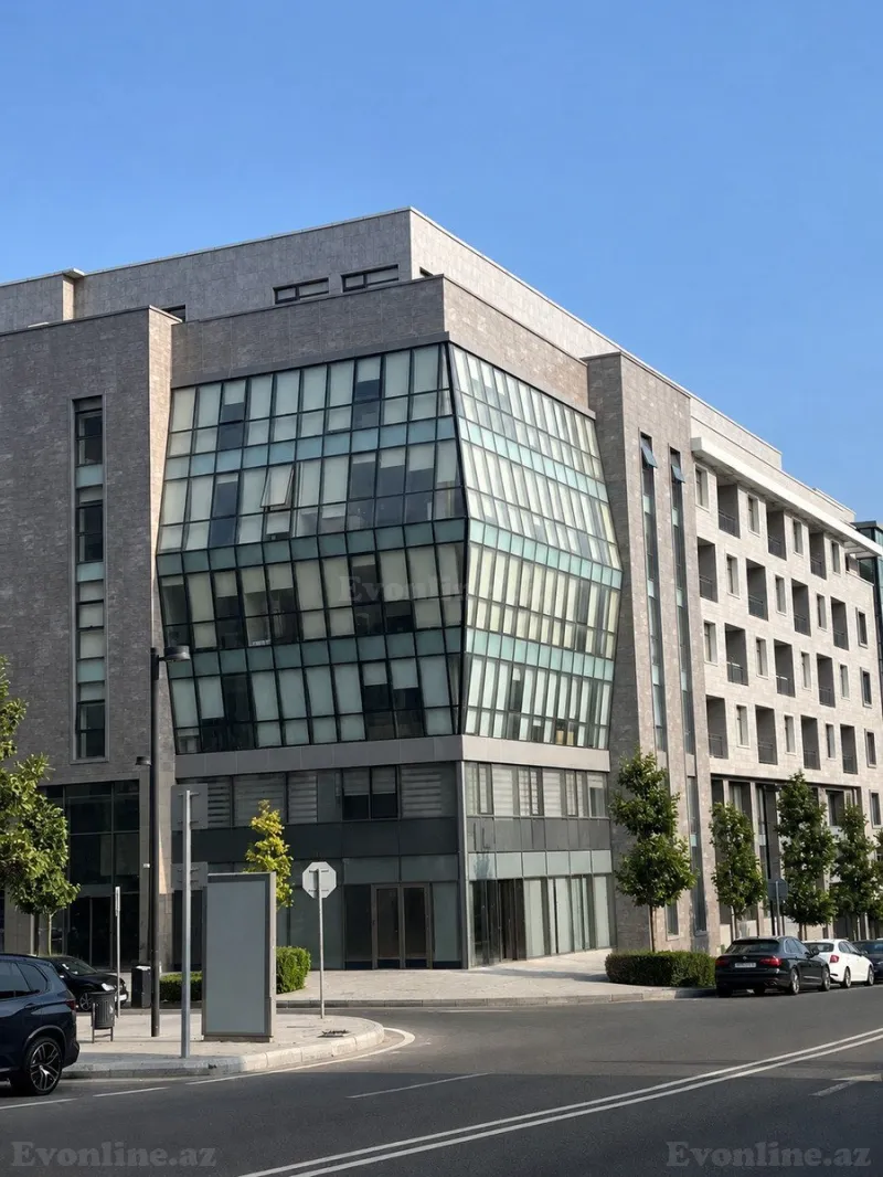 4 otaqlı Mənzil 220 m² Xətai r. Satılır