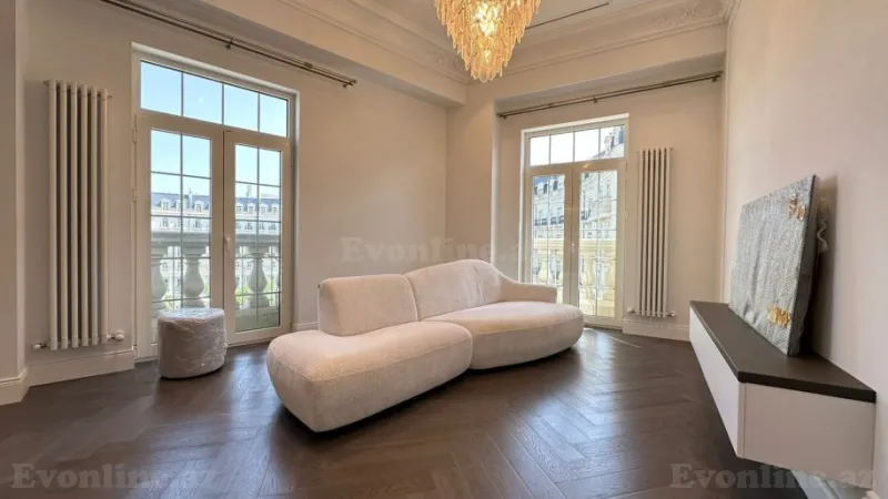 Kirayə verilir 3 otaqlı Mənzil Yeni tikili 130 m² Xətai r.