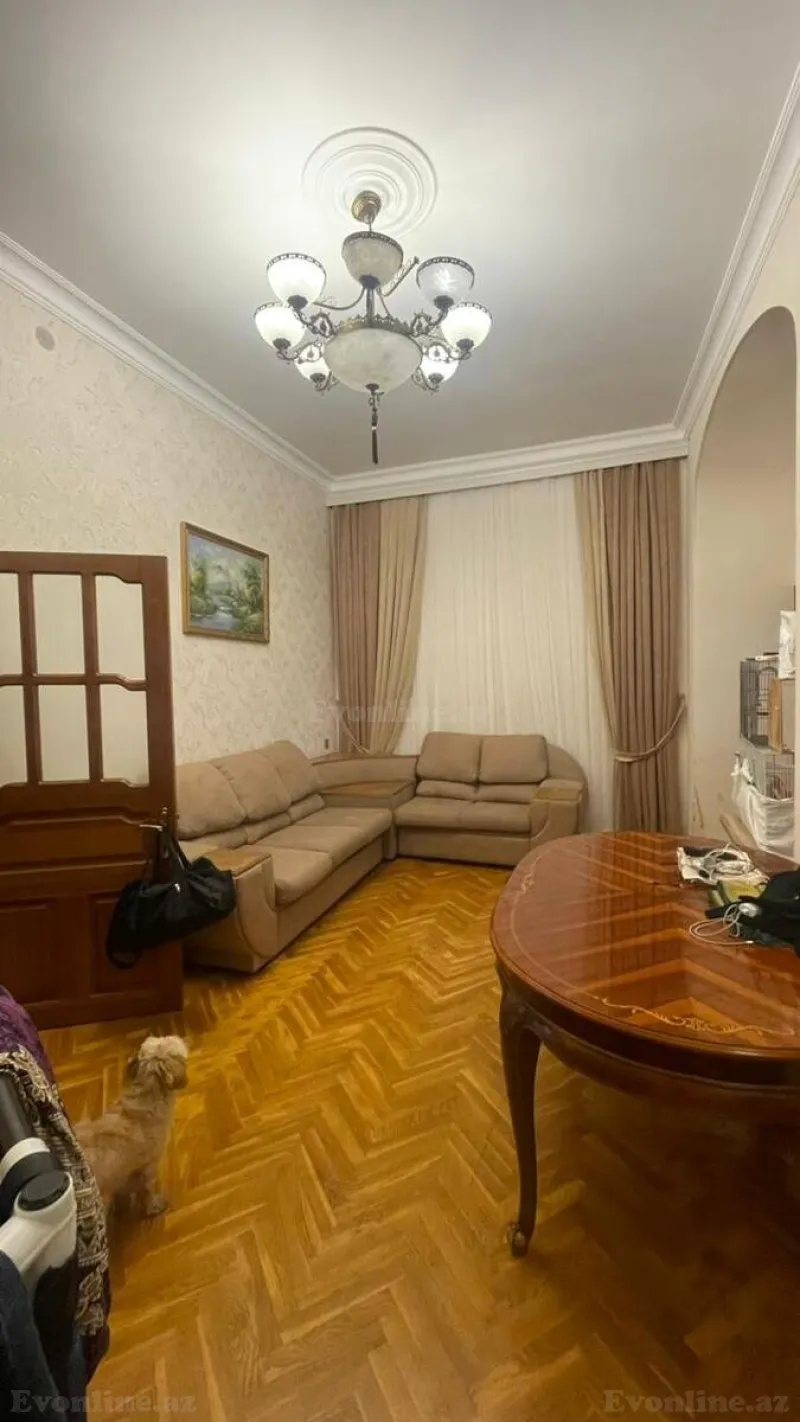Satılır 3 otaqlı Mənzil Köhnə tikili 90 m² Sahil m. - şəkil 2