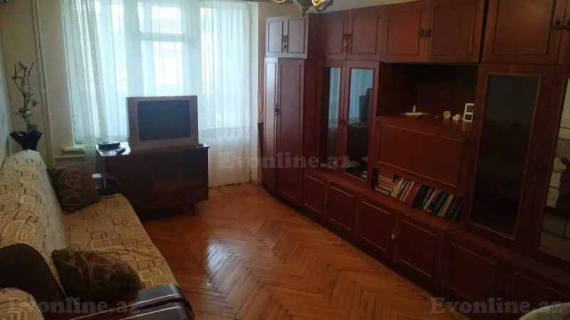 Satılır 2 otaqlı Mənzil Köhnə tikili 45 m² 8-ci kilometr