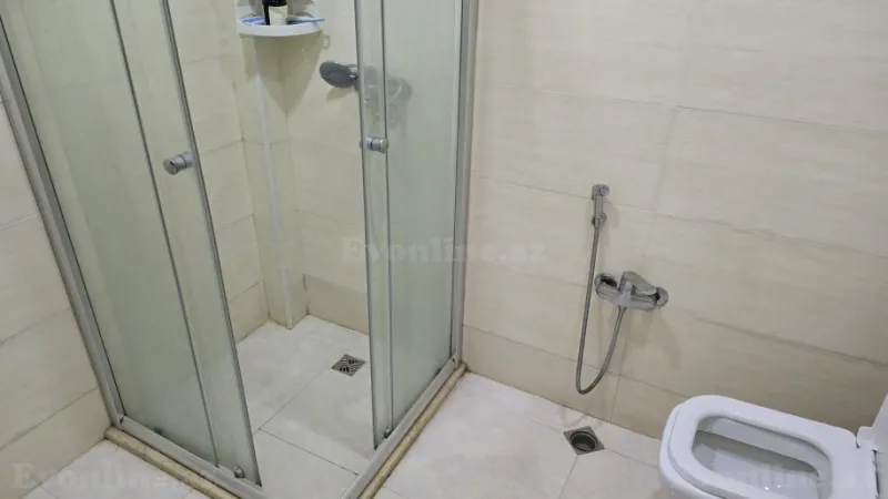 Kirayə verilir 1 otaqlı Mənzil Yeni tikili 50 m² Abşeron r. - şəkil 3