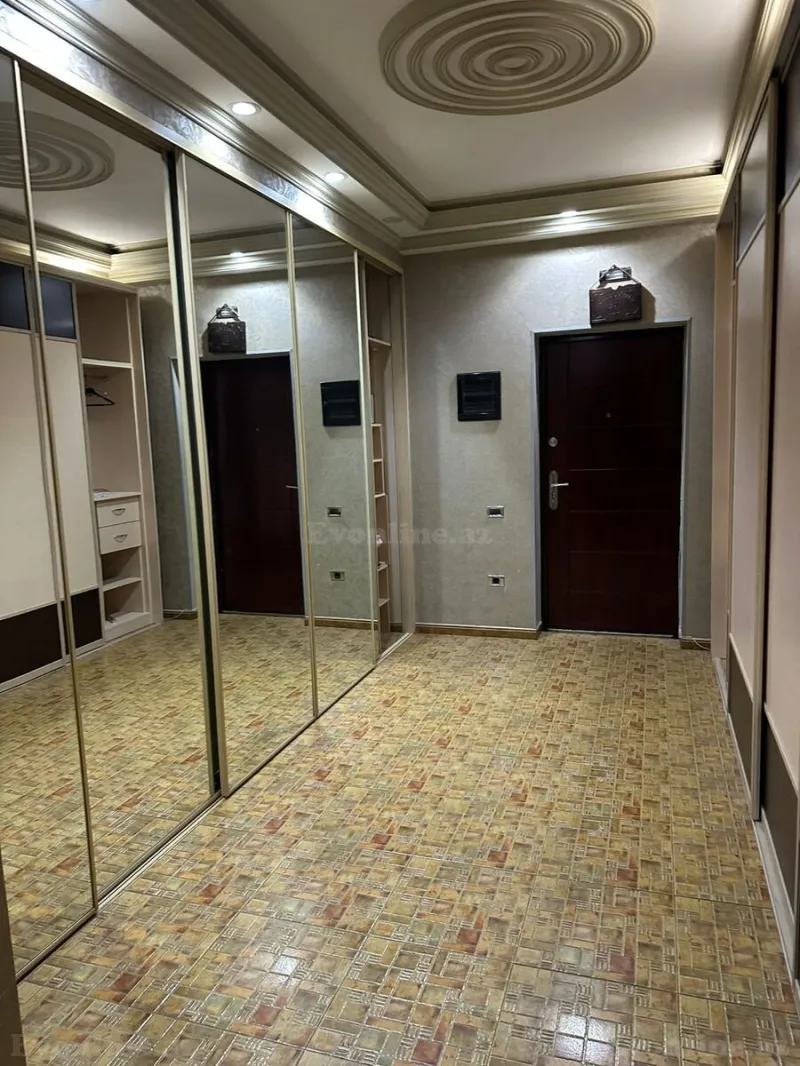 Satılır 4 otaqlı Mənzil Yeni tikili 250 m² Yasamal - şəkil 11