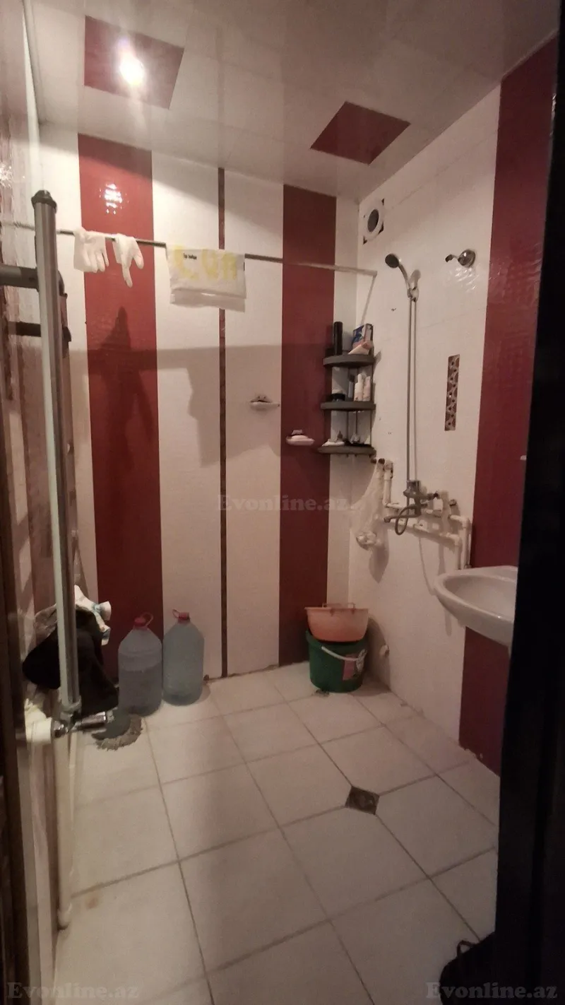 Satılır 2 otaqlı Mənzil Köhnə tikili 50 m² 5-ci mikrorayon - şəkil 2