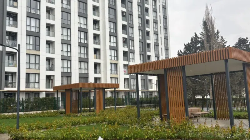 3 otaqlı Mənzil 90 m² İnşaatçılar m. Kirayə verilir