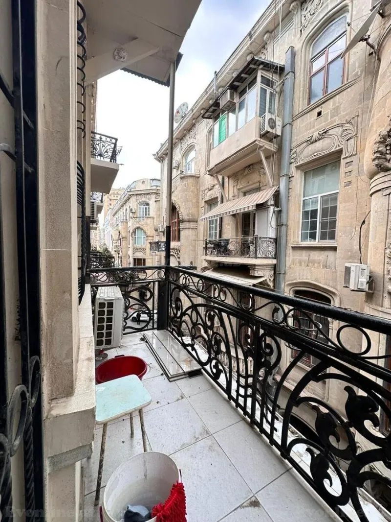 Kirayə verilir 5 otaqlı Mənzil Köhnə tikili 300 m² Sahil m. - şəkil 12