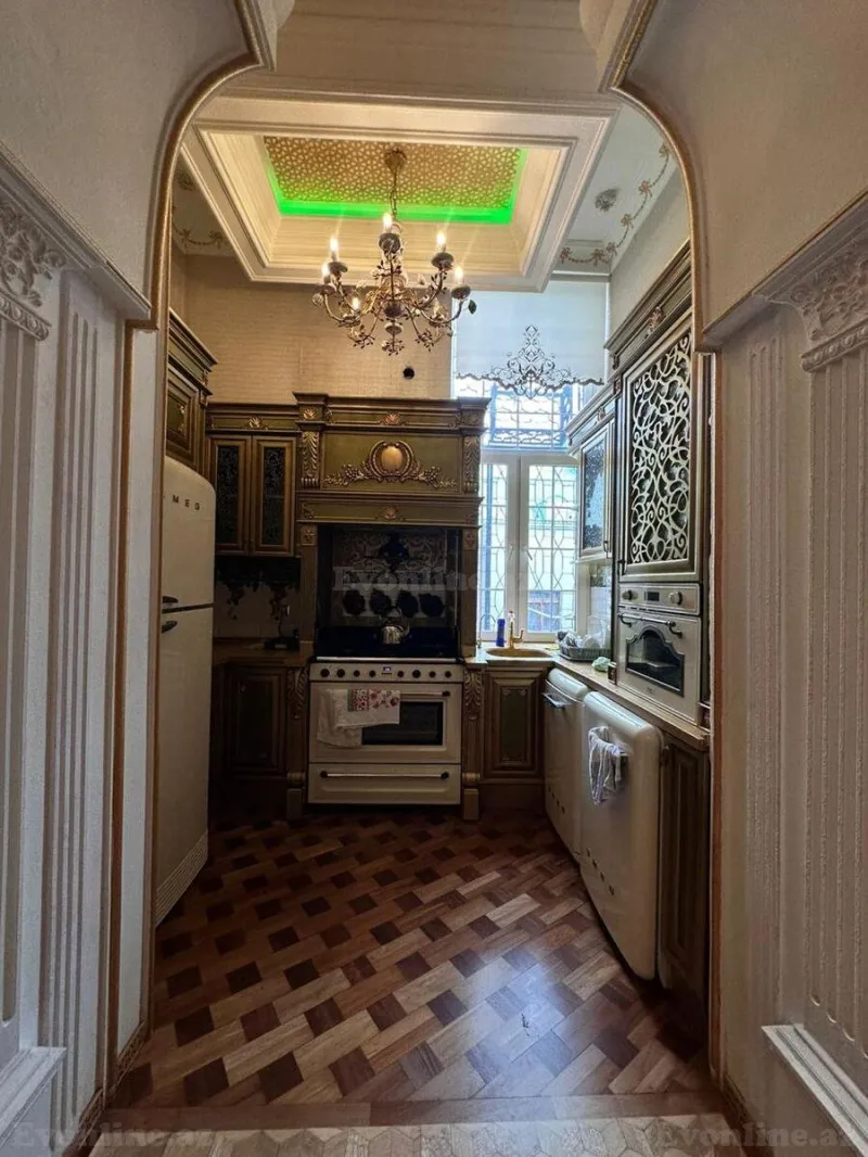 Kirayə verilir 5 otaqlı Mənzil Köhnə tikili 300 m² Sahil m. - şəkil 24