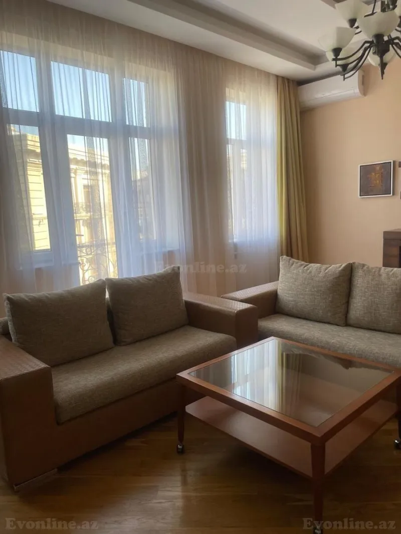 Kirayə verilir 4 otaqlı Mənzil Köhnə tikili 130 m² İçərişəhər m. - şəkil 2