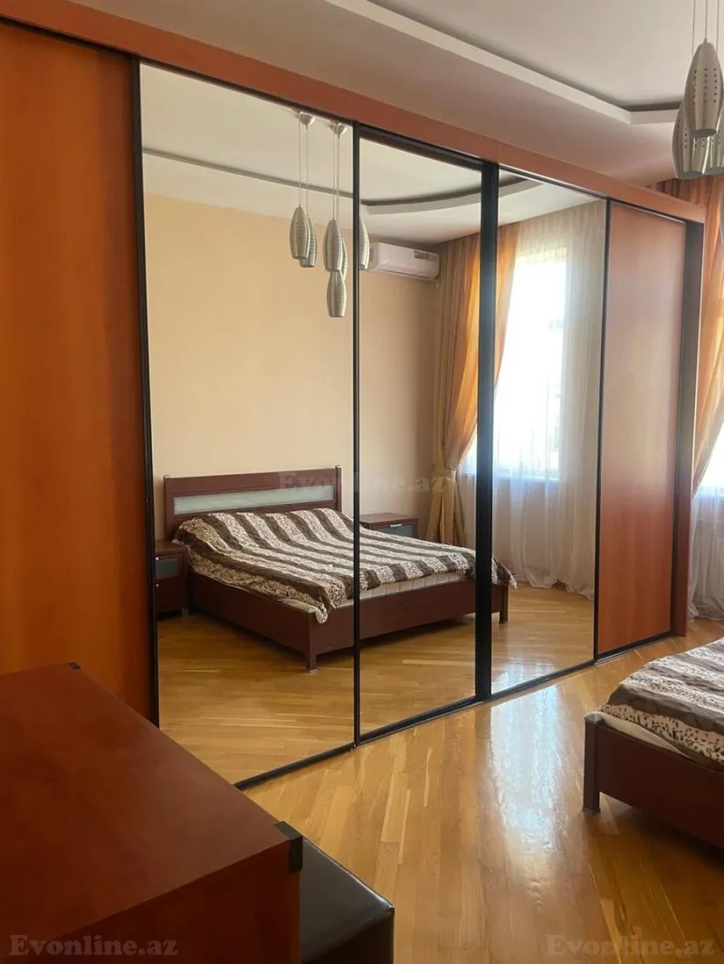 Kirayə verilir 4 otaqlı Mənzil Köhnə tikili 130 m² İçərişəhər m. - şəkil 6